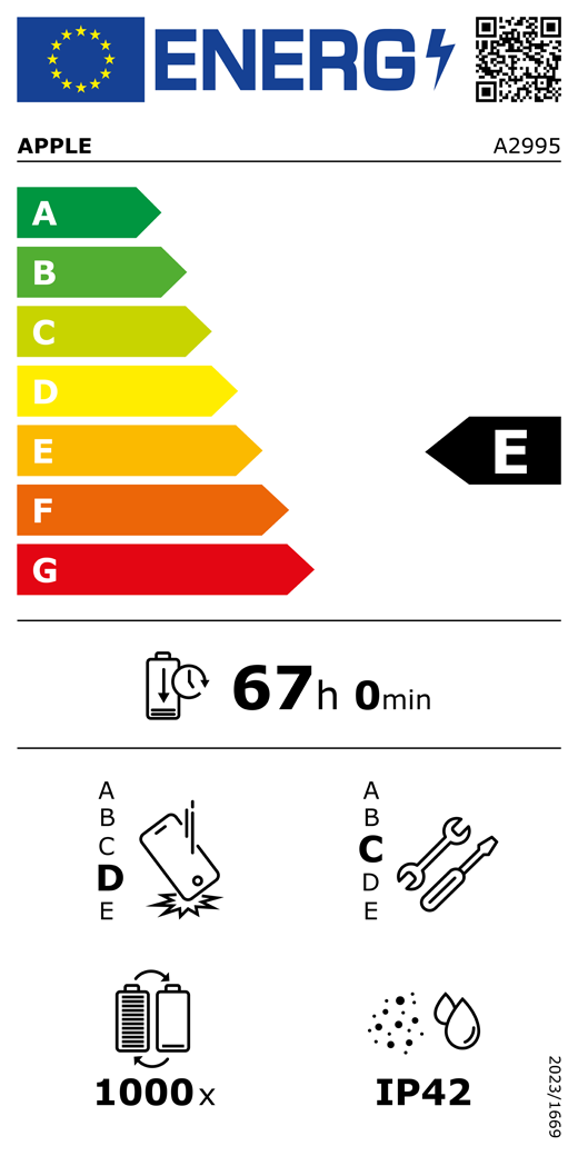 QR-kod för energimärkning och information (EU), Apple-modell A2995, klass E, klasser för energieffektivitet (skala från A till G), A (mest effektiv) till G (minst effektiv), batteritid per laddningscykel, 67 timmar och 0 minuter vid full laddning, tillförlitlighet vid upprepat fritt fall: klass D, A (mest robust) till E (minst robust), reparerbarhet: klass C, A (mest reparerbar) till E (minst reparerbar), batteriets livslängd i antal cykler: 1000, IP42-klassad damm- och vattentålighet, förordning 2023/1669