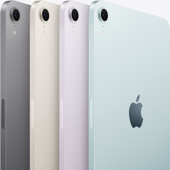 صورة تعرض الجهة الخلفية والكاميرا لأربعة من موديلات iPad mini بألوانه المتوفرة: الرمادي الفلكي، وضوء النجوم، والليلكي، والأزرق.